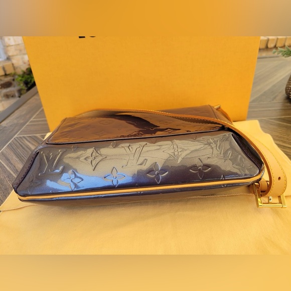 Indigo Monogram Vernis Thompson Street Bag - Picture 11 of 16